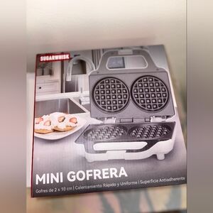 Sugarwisk Mini Waffle Maker